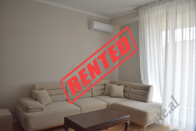 Apartament 1+1 me qira ne rrugen Mine Peza pjese e Kompleksit Golden Tower ne Tirane.
Pozicionohet 
